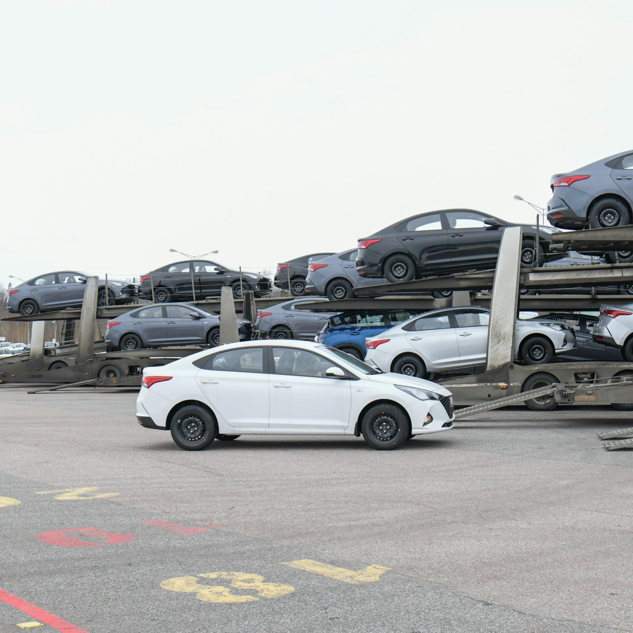 Первые отгрузки автомобилей начались с предприятия «Автомобильный завод АГР»