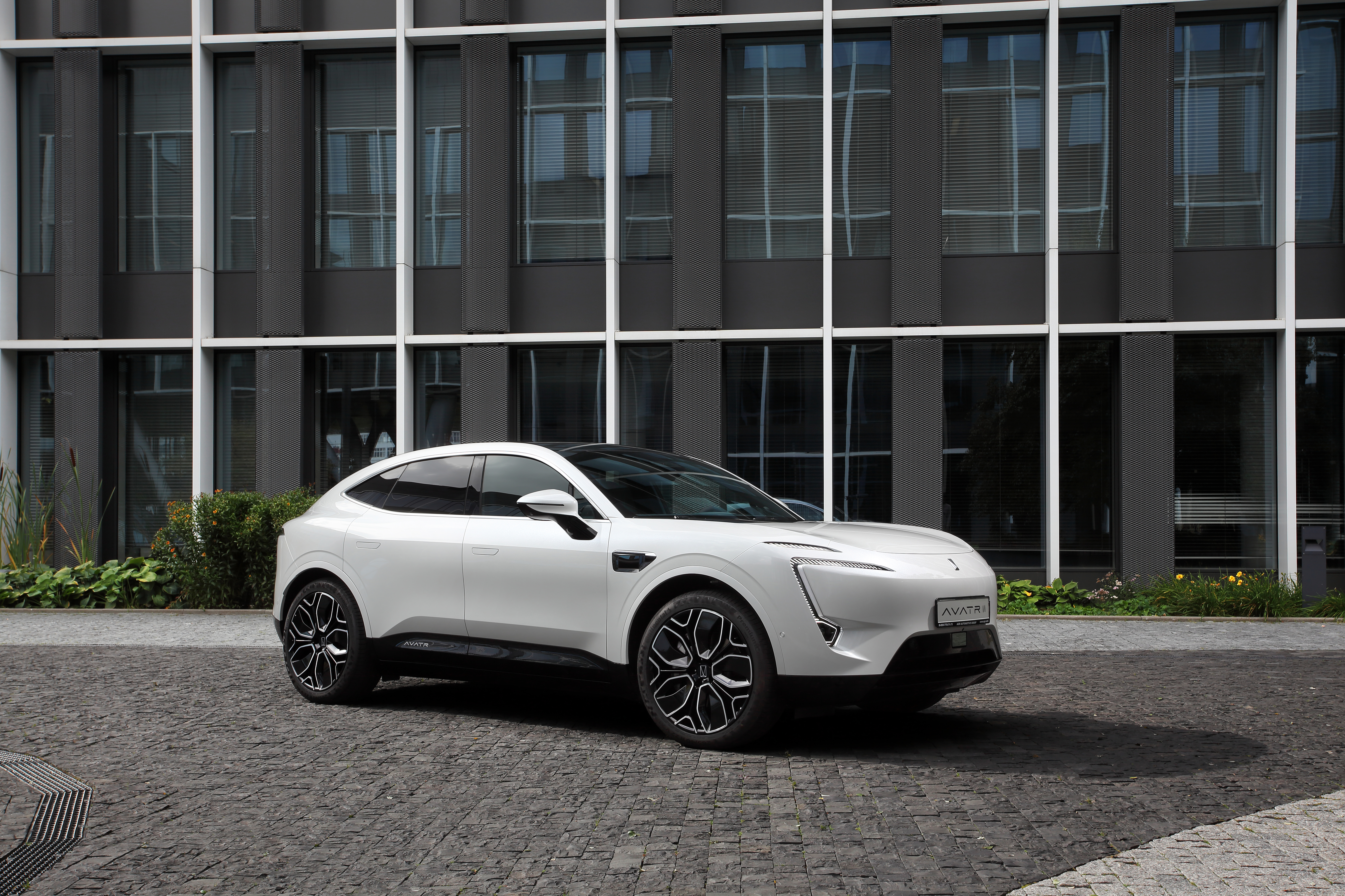 Электрическое кросс-купе AVATR 11 - флагман программы PREMIUM ELECTRO от компании AGR Automotive Group