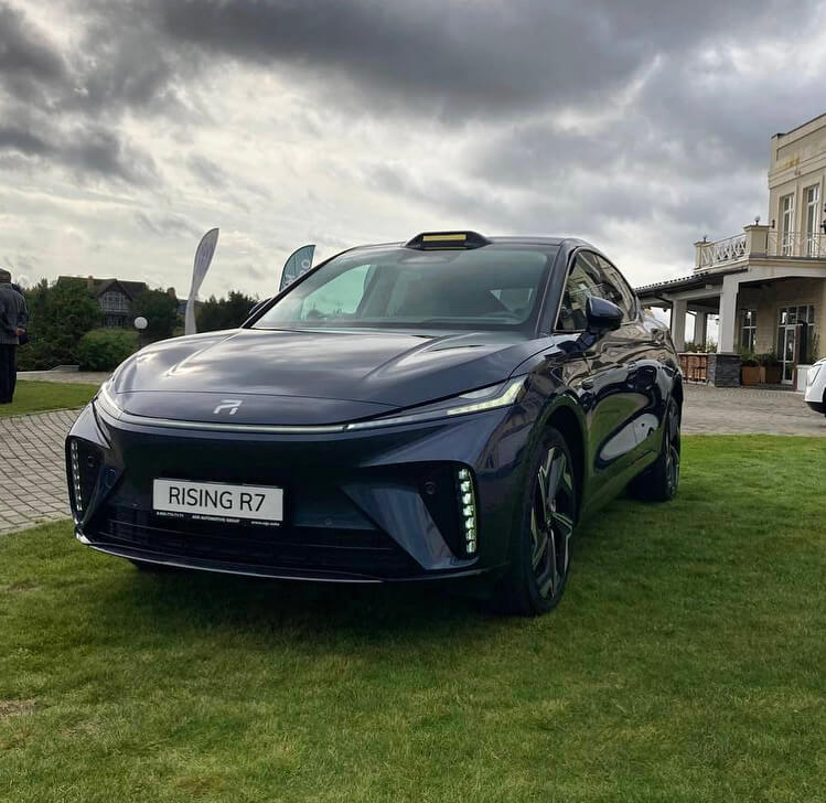 AGR Automotive Group представила премиум-электромобили на закрытии гольф-сезона в Завидово